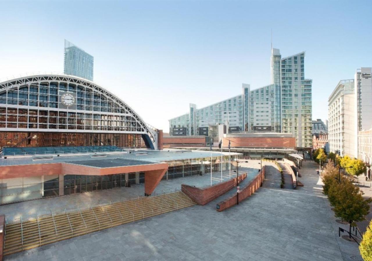 The Middlewood Plaza Suite - By Parydise Properties - Business Or Leisure Stays, Central Location, Sleeps 4, Salford Манчестър Екстериор снимка