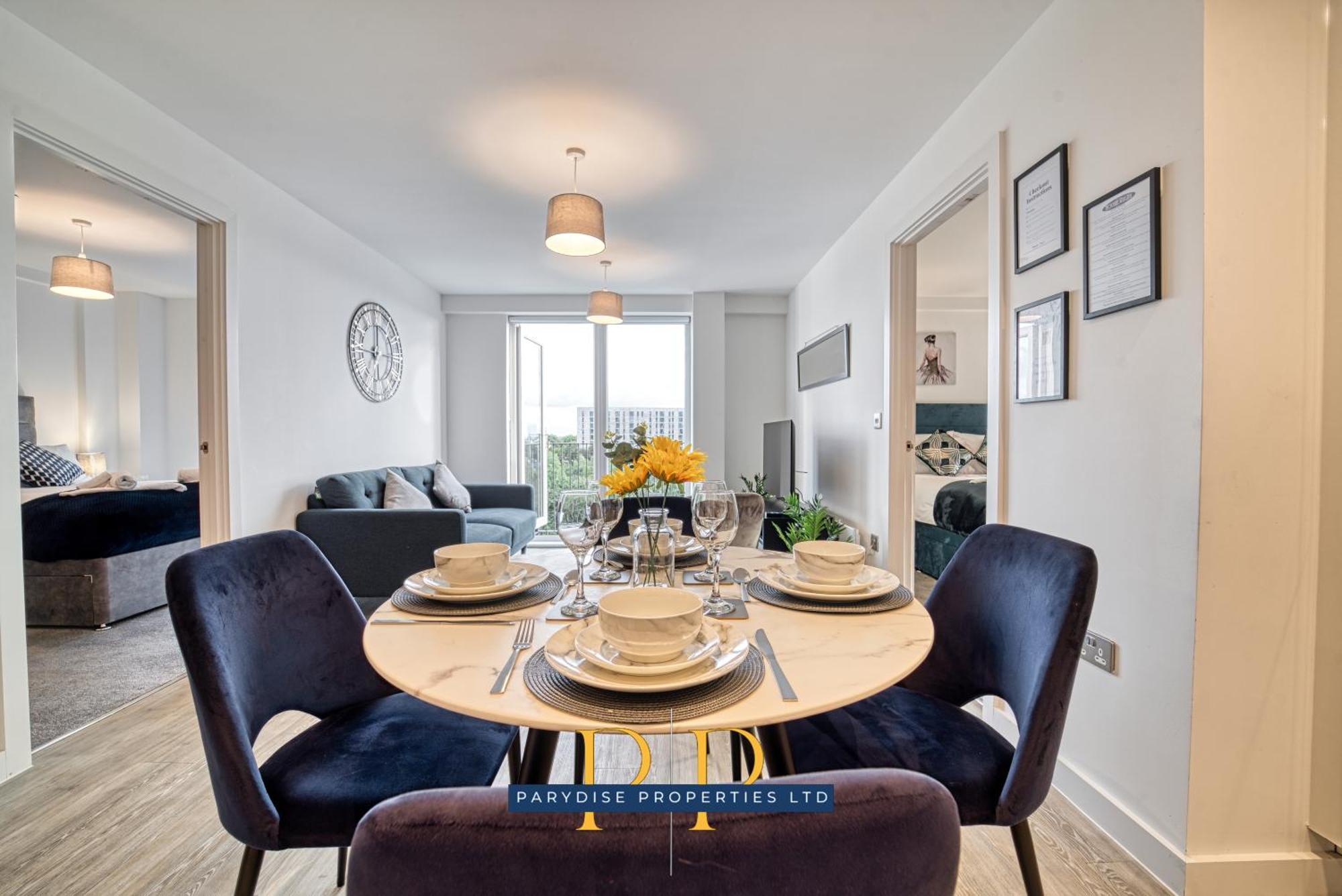 The Middlewood Plaza Suite - By Parydise Properties - Business Or Leisure Stays, Central Location, Sleeps 4, Salford Манчестър Екстериор снимка