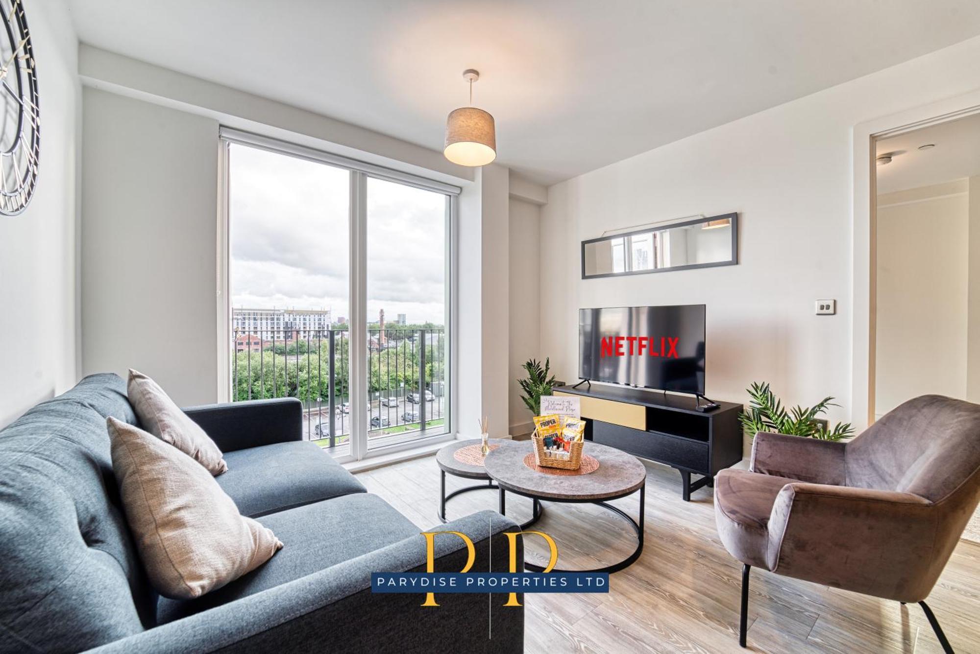 The Middlewood Plaza Suite - By Parydise Properties - Business Or Leisure Stays, Central Location, Sleeps 4, Salford Манчестър Екстериор снимка